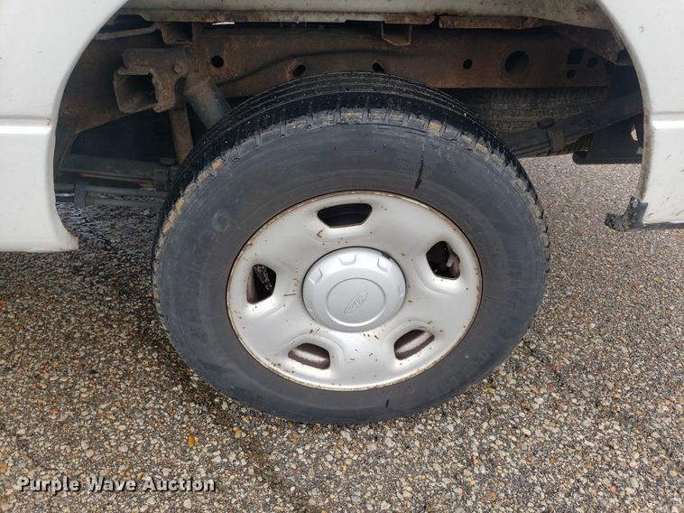 image for item IP9320 2005 Ford F150  pickup truck