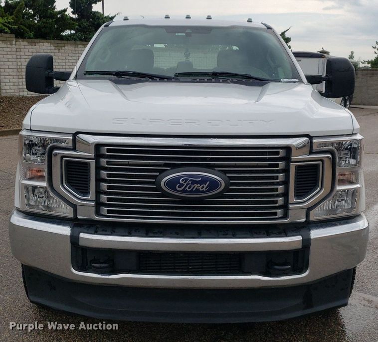 image for item IP9322 2021 Ford  F350 Super Duty  Crew Cab pickup truck