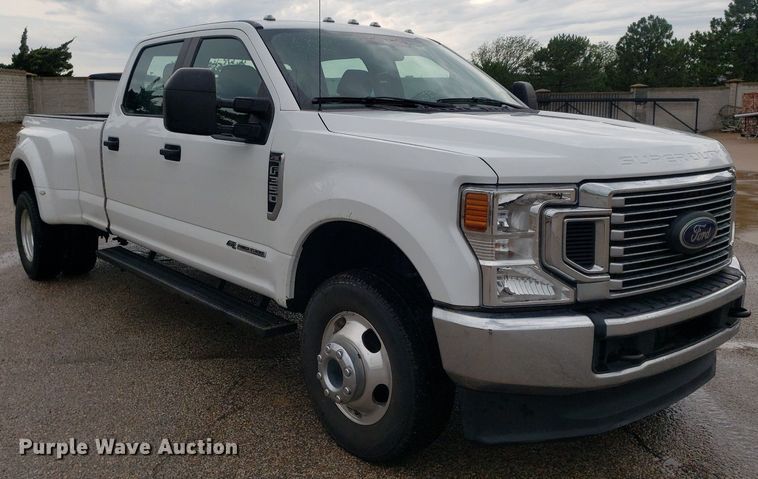 image for item IP9322 2021 Ford  F350 Super Duty  Crew Cab pickup truck