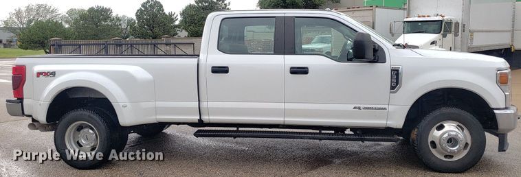image for item IP9322 2021 Ford  F350 Super Duty  Crew Cab pickup truck