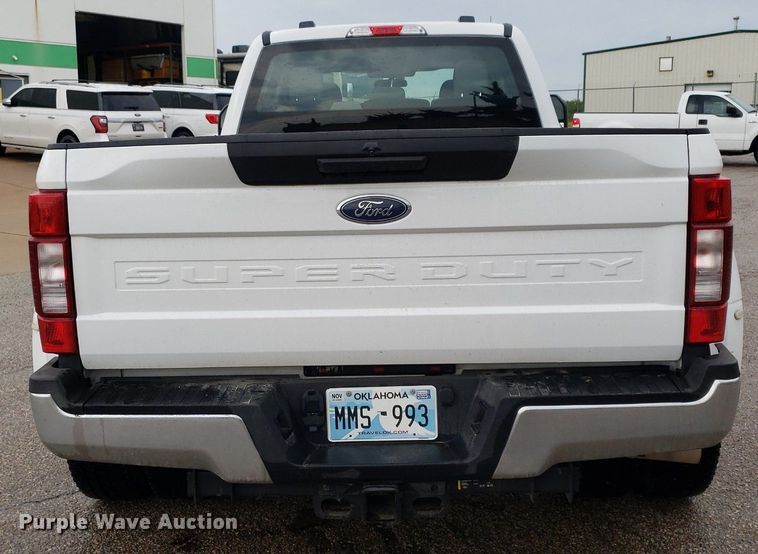 image for item IP9322 2021 Ford  F350 Super Duty  Crew Cab pickup truck