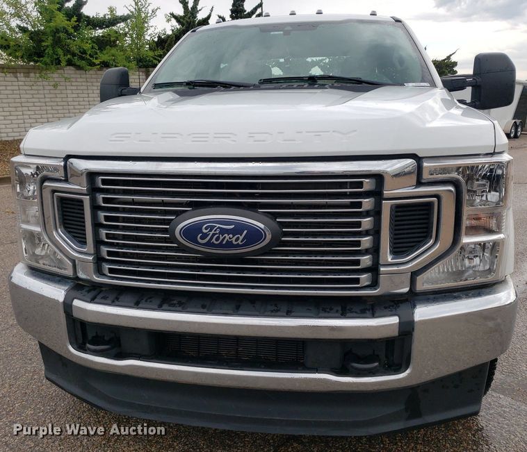 image for item IP9322 2021 Ford  F350 Super Duty  Crew Cab pickup truck