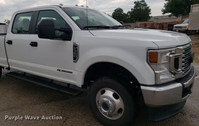 image for item IP9322 2021 Ford  F350 Super Duty  Crew Cab pickup truck