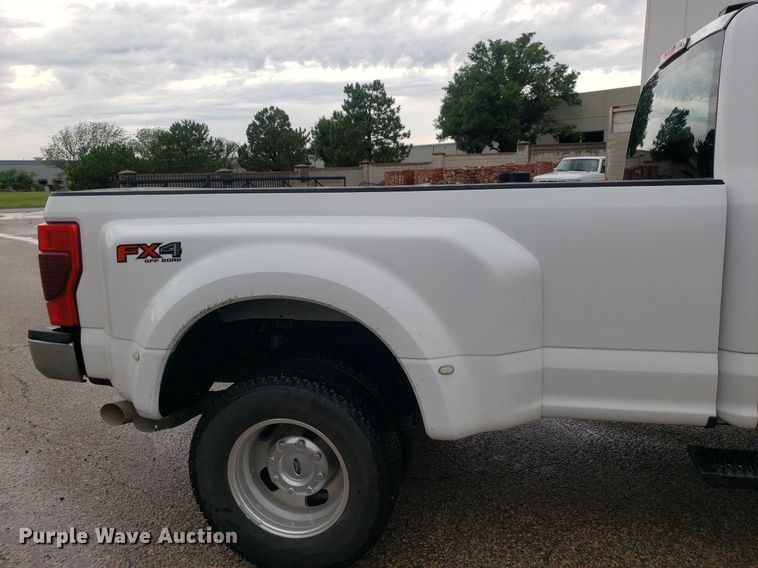 image for item IP9322 2021 Ford  F350 Super Duty  Crew Cab pickup truck