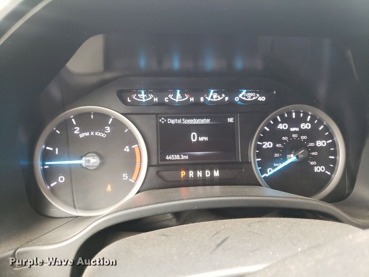 image for item IP9322 2021 Ford  F350 Super Duty  Crew Cab pickup truck