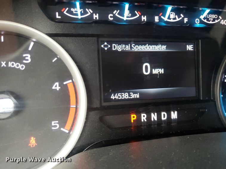 image for item IP9322 2021 Ford  F350 Super Duty  Crew Cab pickup truck