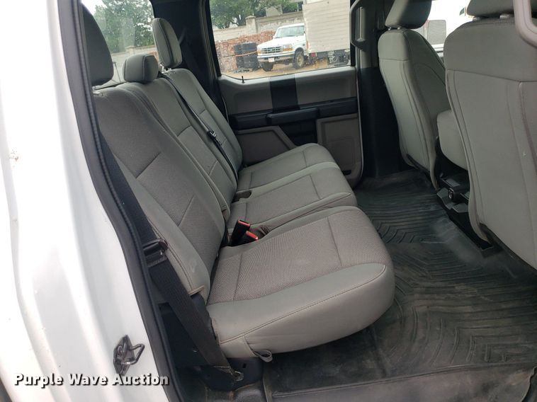 image for item IP9322 2021 Ford  F350 Super Duty  Crew Cab pickup truck