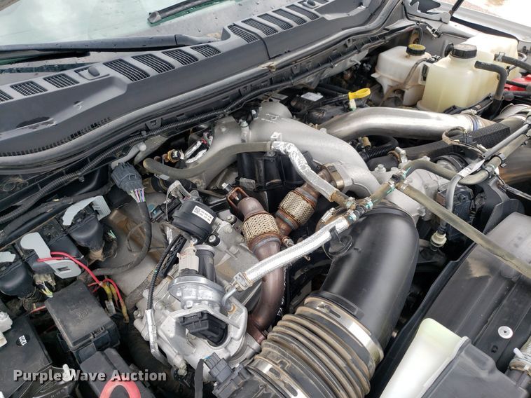 image for item IP9322 2021 Ford  F350 Super Duty  Crew Cab pickup truck