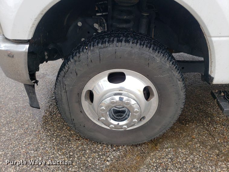 image for item IP9322 2021 Ford  F350 Super Duty  Crew Cab pickup truck