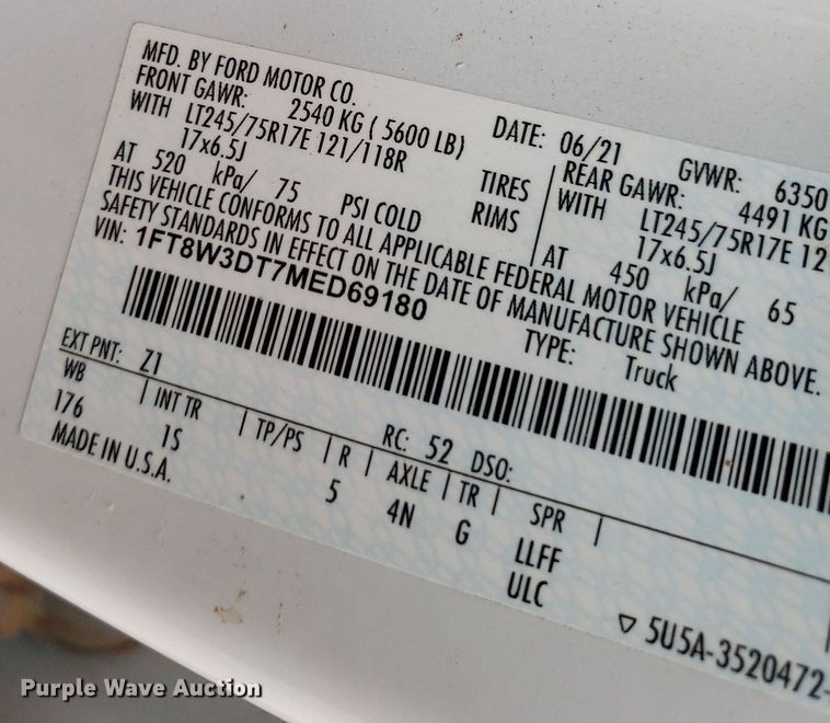 image for item IP9322 2021 Ford  F350 Super Duty  Crew Cab pickup truck