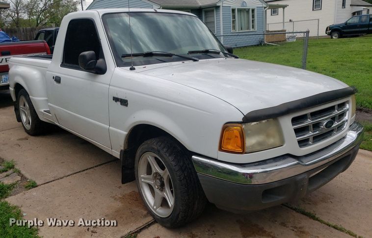 image for item IP9323 2001 Ford Ranger  pickup truck
