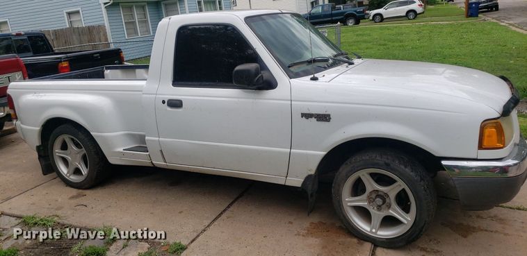 image for item IP9323 2001 Ford Ranger  pickup truck