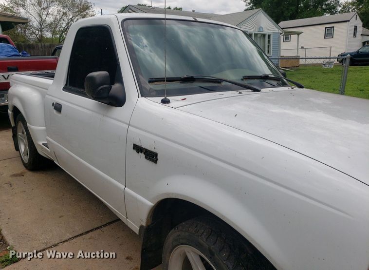 image for item IP9323 2001 Ford Ranger  pickup truck