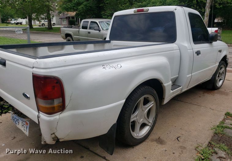 image for item IP9323 2001 Ford Ranger  pickup truck