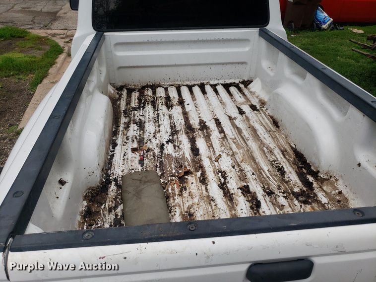 image for item IP9323 2001 Ford Ranger  pickup truck