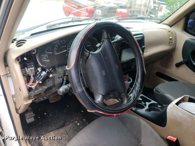 image for item IP9323 2001 Ford Ranger  pickup truck