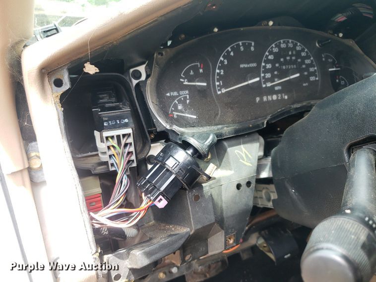 image for item IP9323 2001 Ford Ranger  pickup truck