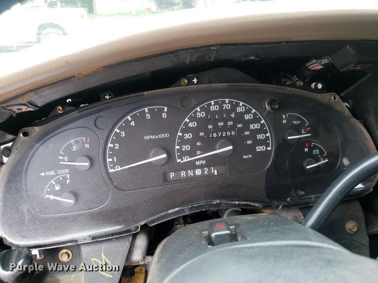 image for item IP9323 2001 Ford Ranger  pickup truck