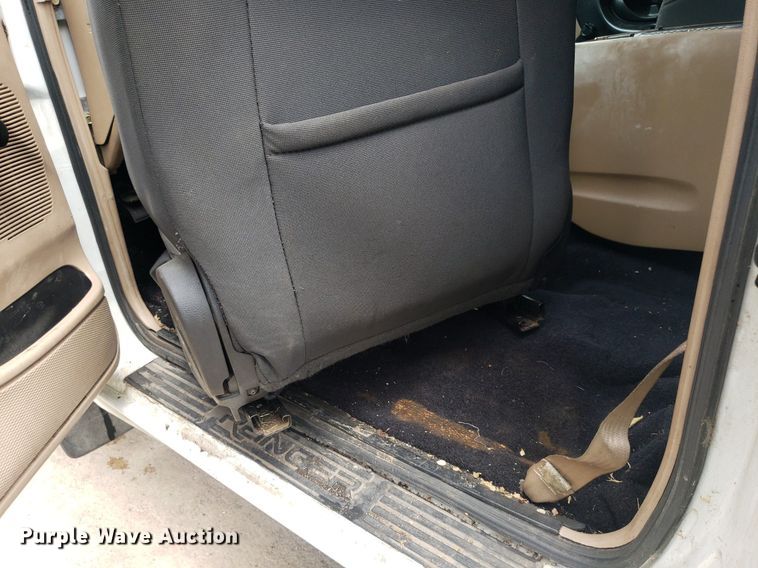 image for item IP9323 2001 Ford Ranger  pickup truck