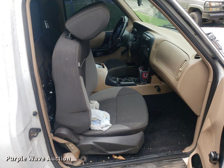 image for item IP9323 2001 Ford Ranger  pickup truck