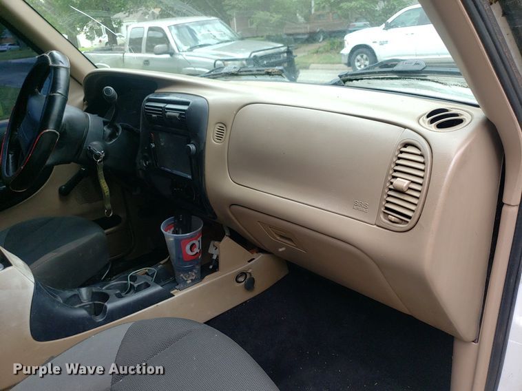 image for item IP9323 2001 Ford Ranger  pickup truck