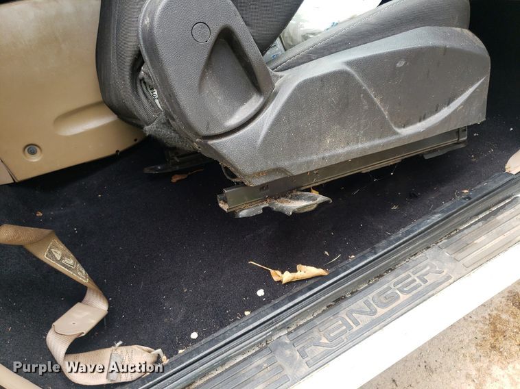 image for item IP9323 2001 Ford Ranger  pickup truck