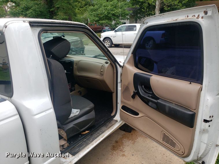 image for item IP9323 2001 Ford Ranger  pickup truck