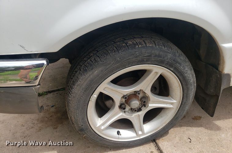 image for item IP9323 2001 Ford Ranger  pickup truck