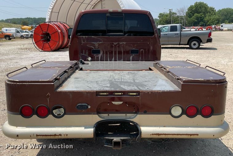 image for item JL9811 2008 Ford F450 Super Duty Lariat  Crew Cab flatbed truck