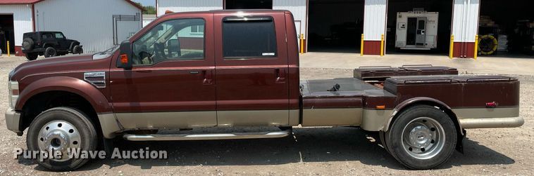 image for item JL9811 2008 Ford F450 Super Duty Lariat  Crew Cab flatbed truck