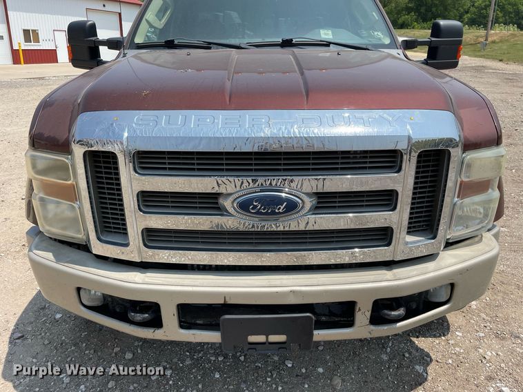 image for item JL9811 2008 Ford F450 Super Duty Lariat  Crew Cab flatbed truck