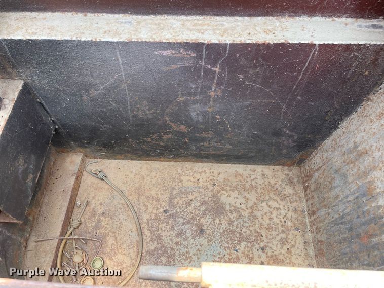 image for item JL9811 2008 Ford F450 Super Duty Lariat  Crew Cab flatbed truck