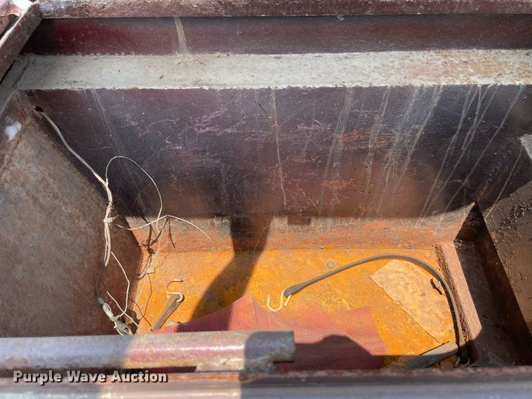 image for item JL9811 2008 Ford F450 Super Duty Lariat  Crew Cab flatbed truck