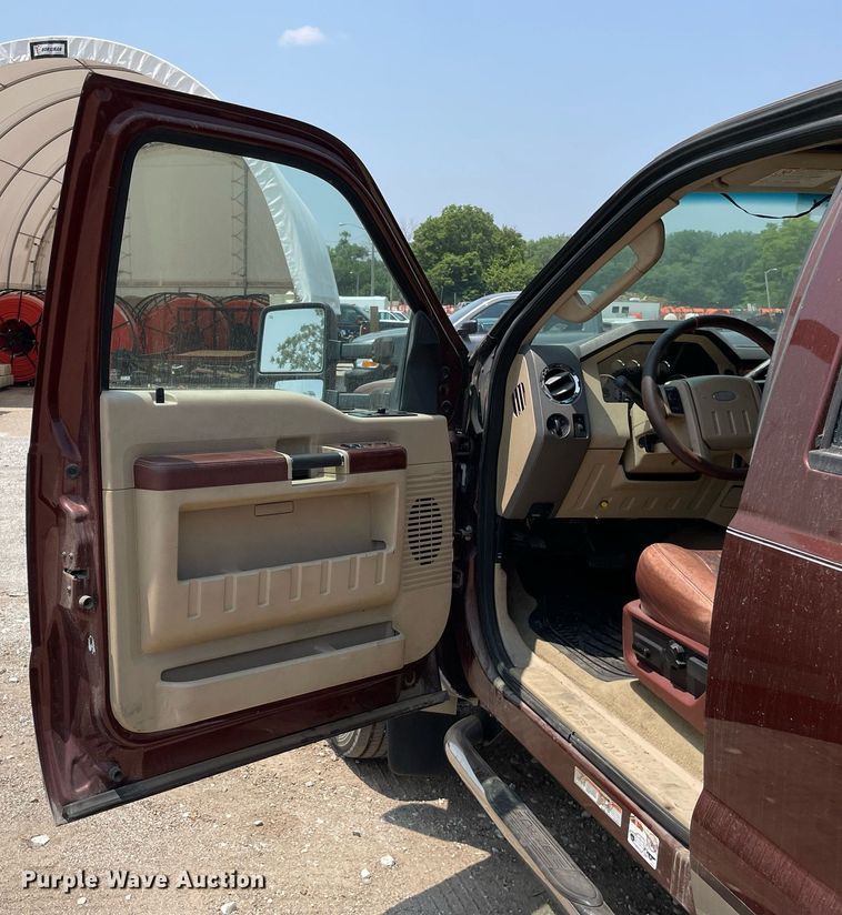 image for item JL9811 2008 Ford F450 Super Duty Lariat  Crew Cab flatbed truck