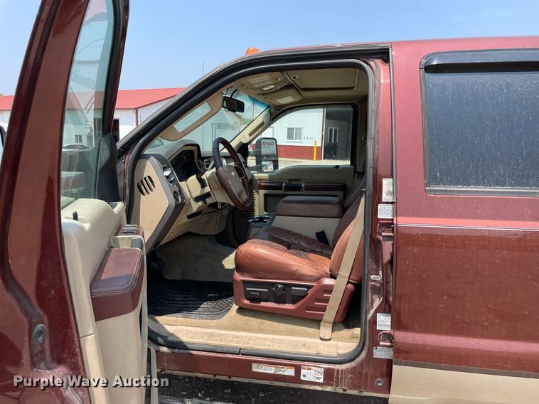 image for item JL9811 2008 Ford F450 Super Duty Lariat  Crew Cab flatbed truck