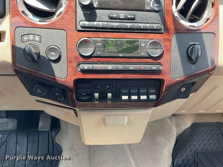 image for item JL9811 2008 Ford F450 Super Duty Lariat  Crew Cab flatbed truck