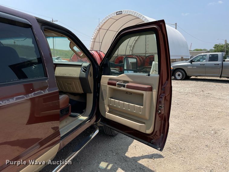 image for item JL9811 2008 Ford F450 Super Duty Lariat  Crew Cab flatbed truck