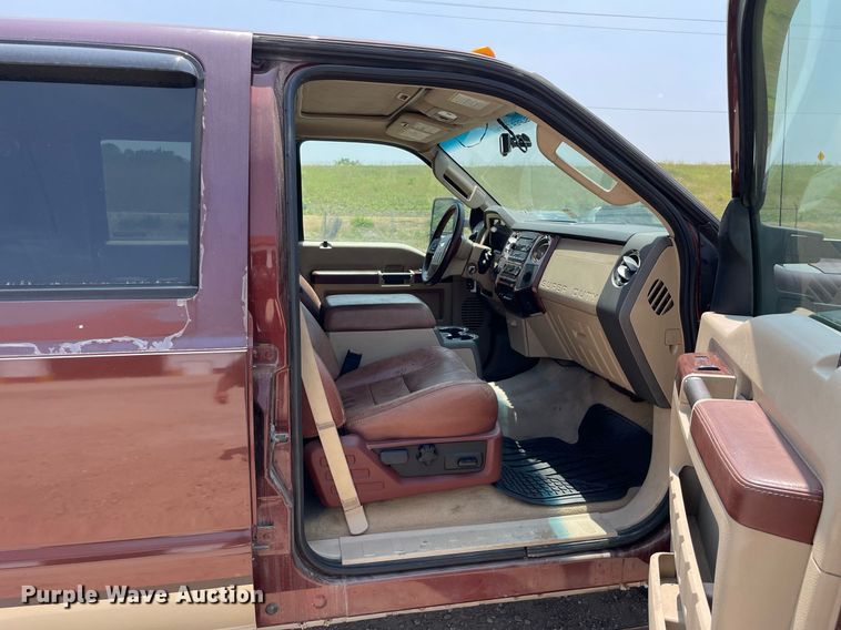 image for item JL9811 2008 Ford F450 Super Duty Lariat  Crew Cab flatbed truck