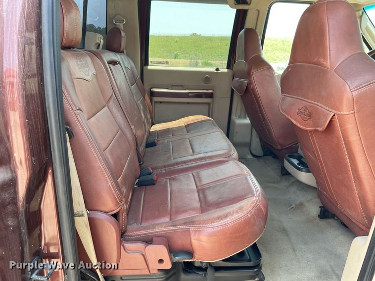 image for item JL9811 2008 Ford F450 Super Duty Lariat  Crew Cab flatbed truck