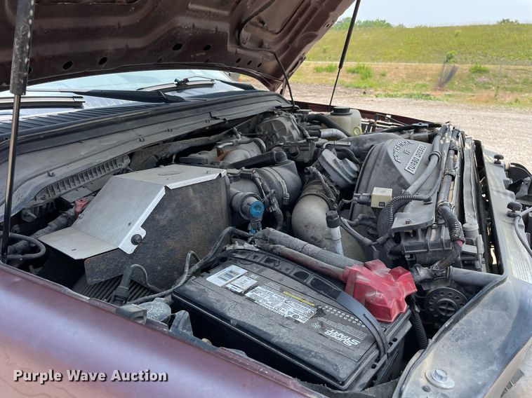 image for item JL9811 2008 Ford F450 Super Duty Lariat  Crew Cab flatbed truck