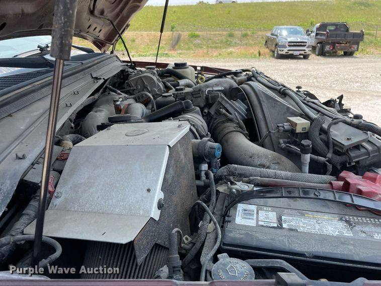 image for item JL9811 2008 Ford F450 Super Duty Lariat  Crew Cab flatbed truck