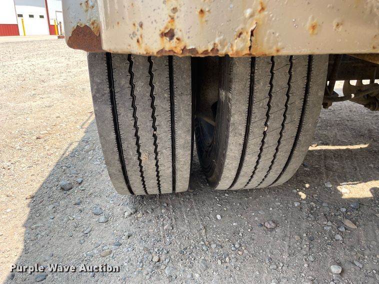 image for item JL9811 2008 Ford F450 Super Duty Lariat  Crew Cab flatbed truck