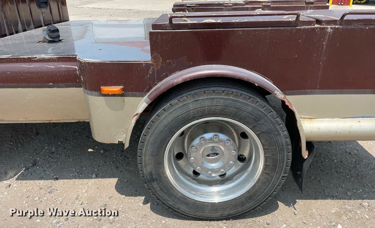 image for item JL9811 2008 Ford F450 Super Duty Lariat  Crew Cab flatbed truck