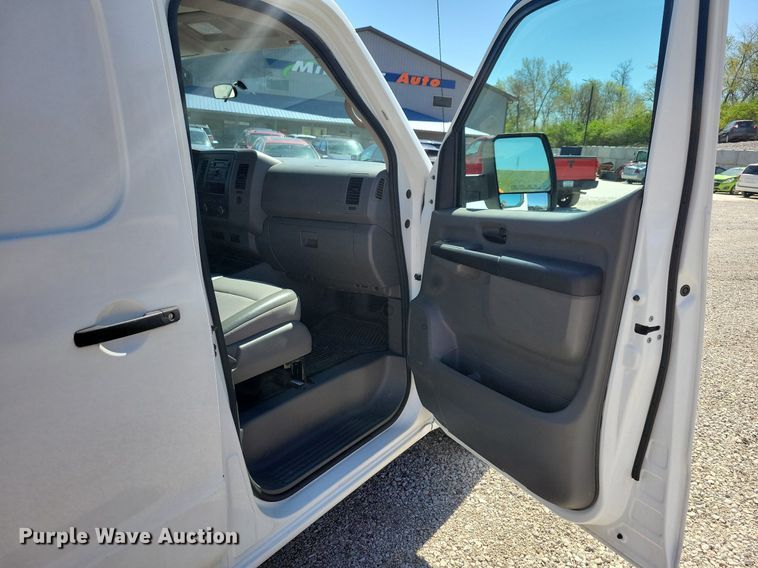 image for item JO9102 2016 Nissan NV 2500HD  van