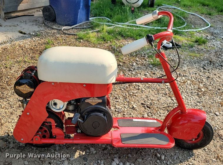 image for item JO9143 Hiawatha Doodle Bug Super  scooter