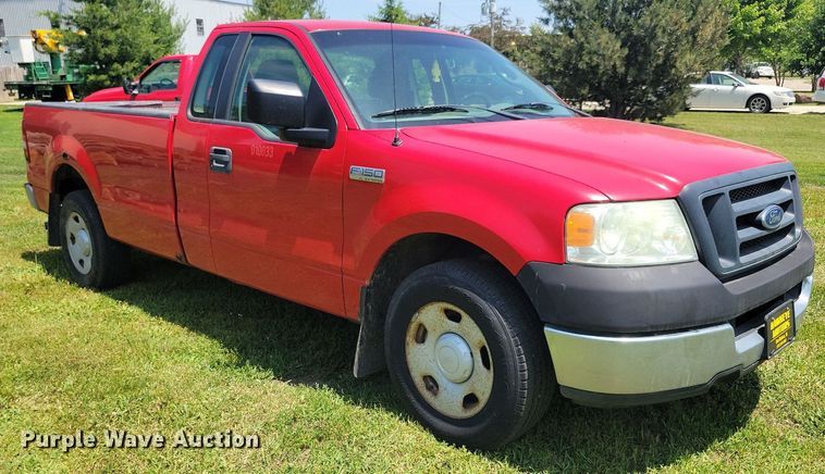 image for item JO9208 2005 Ford F150 XL  pickup truck