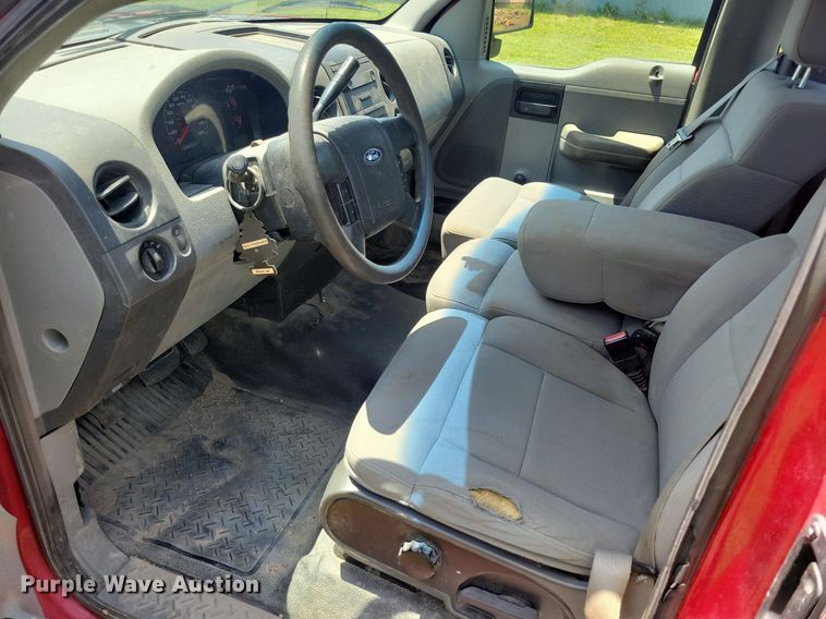 image for item JO9208 2005 Ford F150 XL  pickup truck