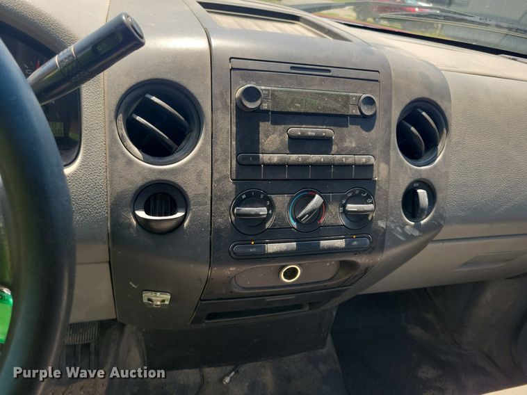 image for item JO9208 2005 Ford F150 XL  pickup truck