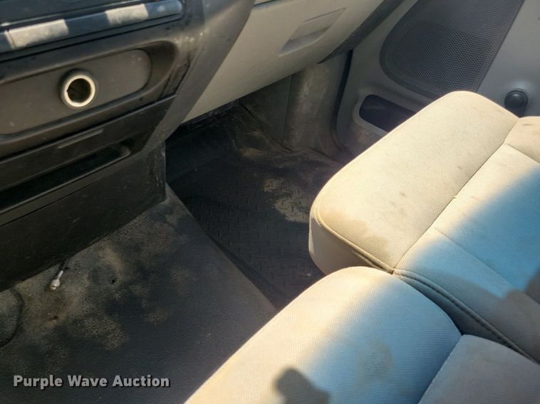 image for item JO9208 2005 Ford F150 XL  pickup truck