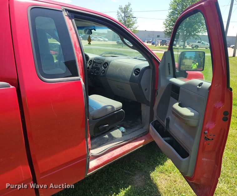 image for item JO9208 2005 Ford F150 XL  pickup truck